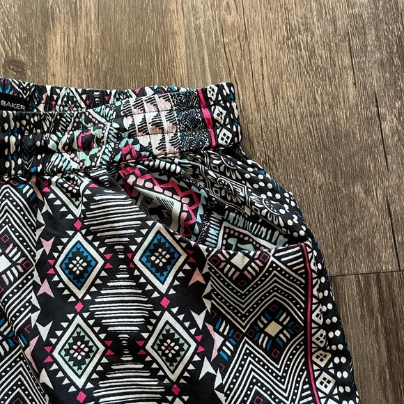 W118 by Walter Baker Thin Patterned Pants Sz S - Picture 3 of 4